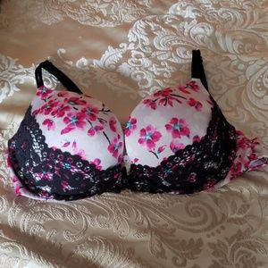 Victoria Secret very sexy push-up